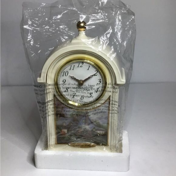 Avon - Vintage Thomas Kinkade Sweetheart Cottage Clock (battery operated) - Picture 5 of 10